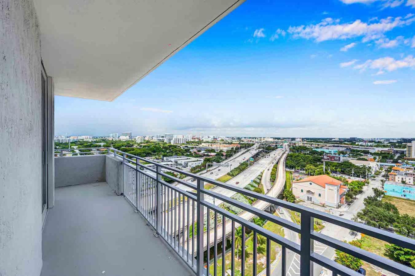 Amazing 3 Bed Unit In Dwntwn Miami With Free Parking Daire Dış mekan fotoğraf