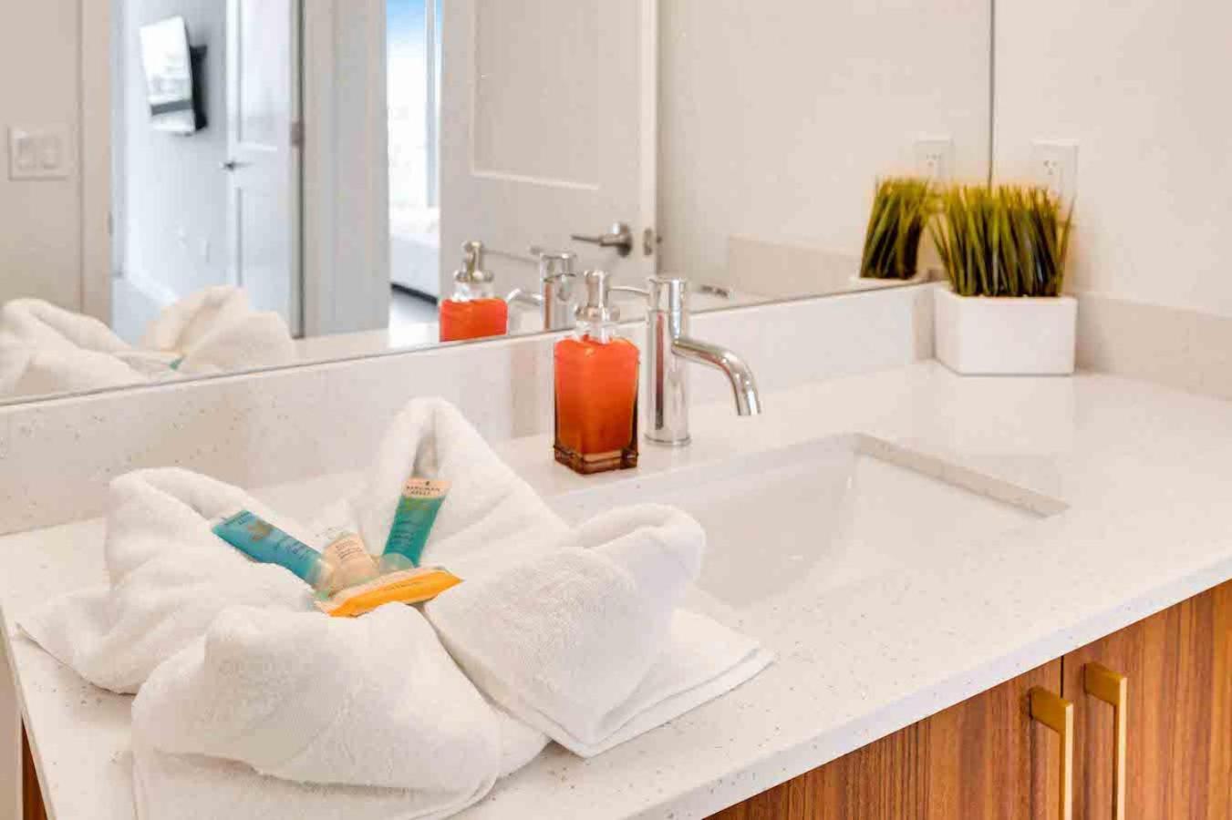 Amazing 3 Bed Unit In Dwntwn Miami With Free Parking Daire Dış mekan fotoğraf