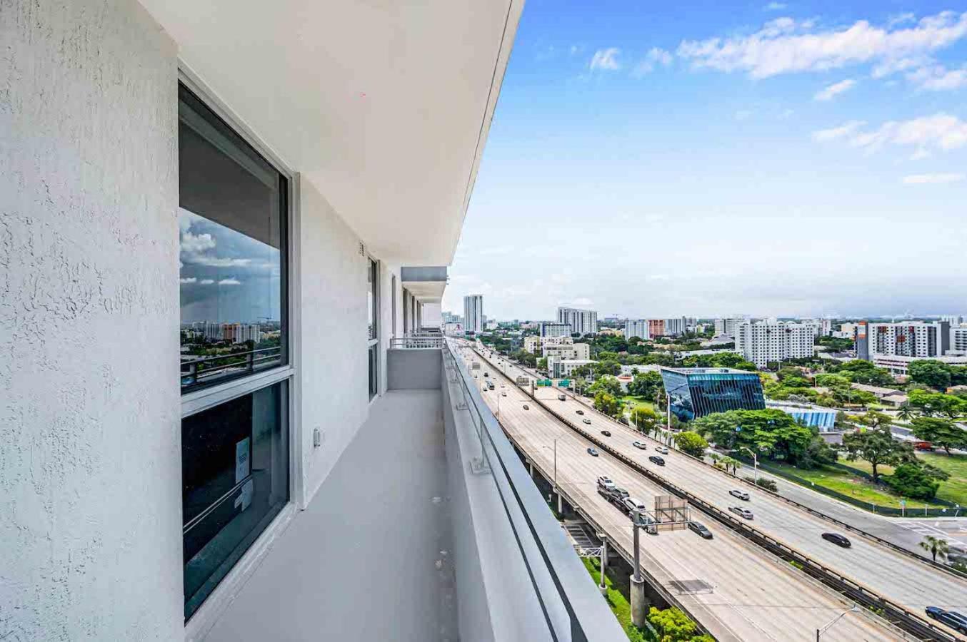 Amazing 3 Bed Unit In Dwntwn Miami With Free Parking Daire Dış mekan fotoğraf